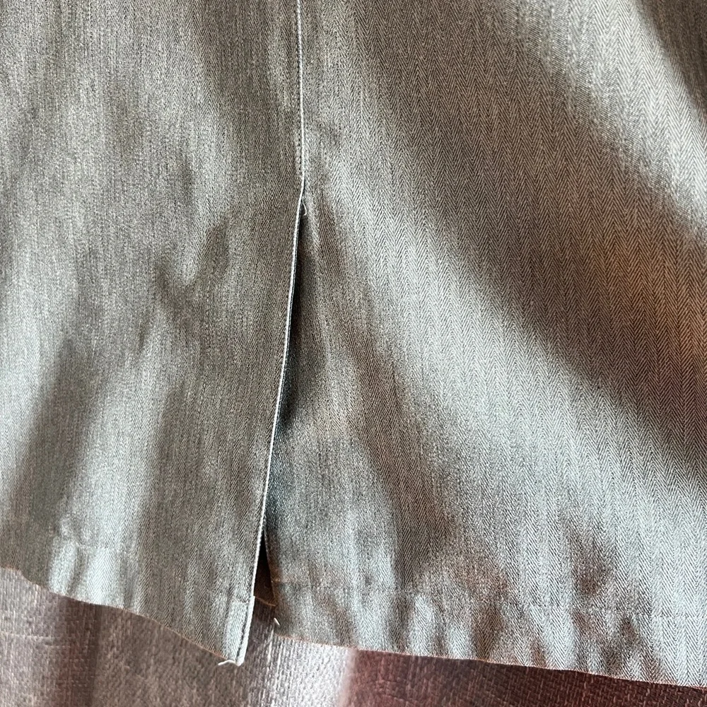 Mondetta brand tailored gray hooded women's zippered raincoat - size Large - Picture 10 of 16